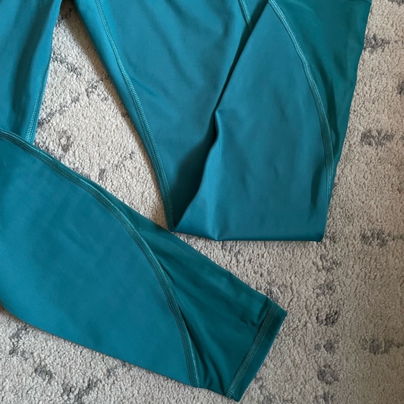 Athleta Lightning Stash Pocket tight. Size Petite Small. - Picture 10 of 11